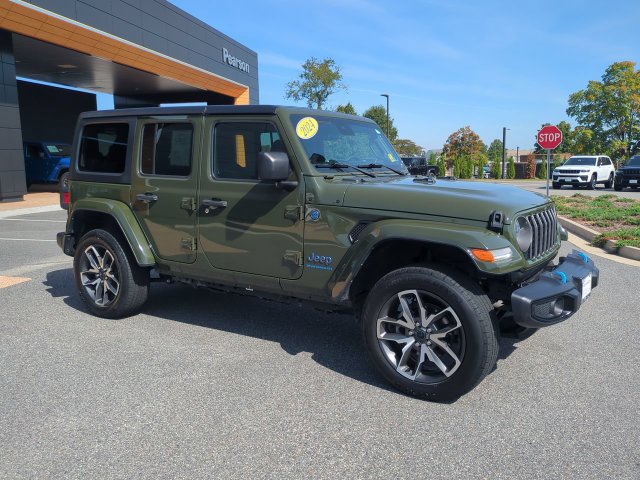 Used 2024 Jeep Wrangler Unlimited w/ Convenience Group AWD/4WD image 2