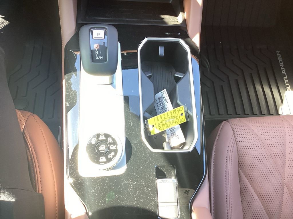 New 2025 Mitsubishi Outlander SEL image 23