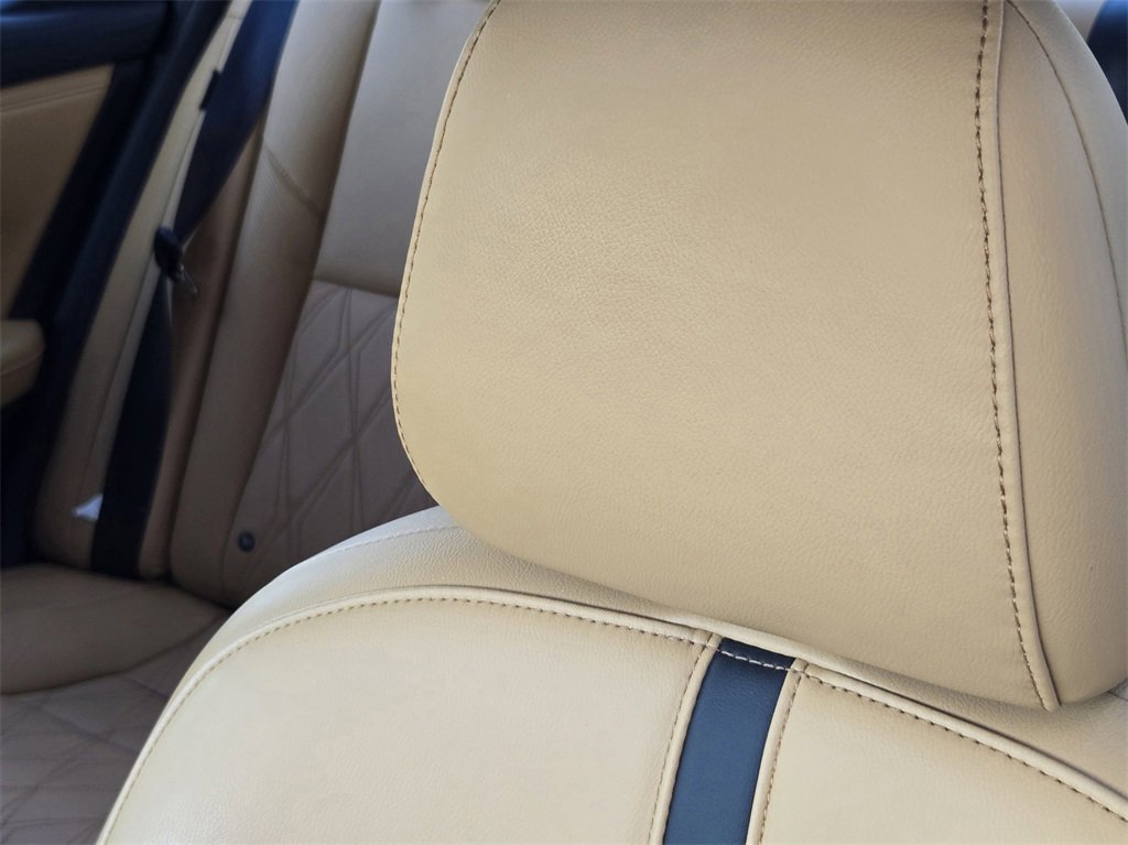 Used 2024 Nissan Sentra SV w/ SV Premium Package image 13