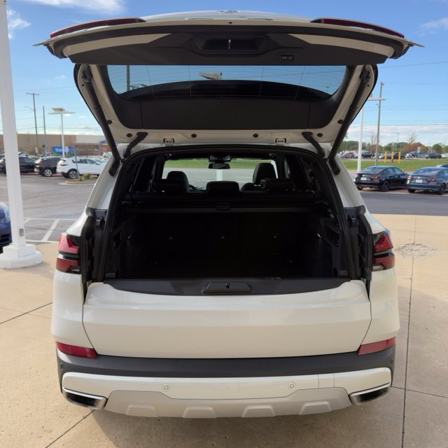 Used 2026 BMW X5 xDrive40i AWD/4WD image 12