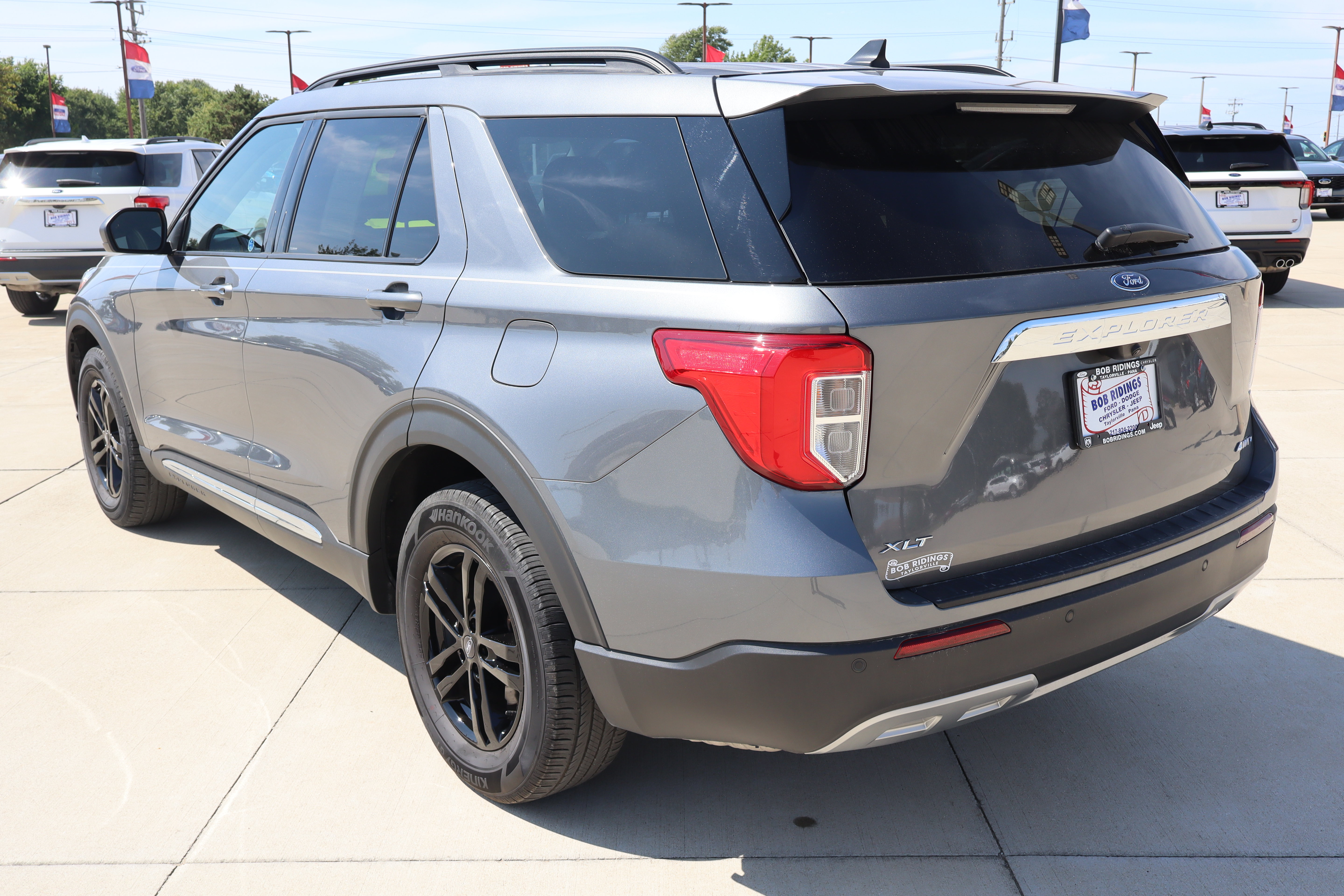 Used 2024 Ford Explorer XLT w/ Equipment Group 202A AWD/4WD image 8