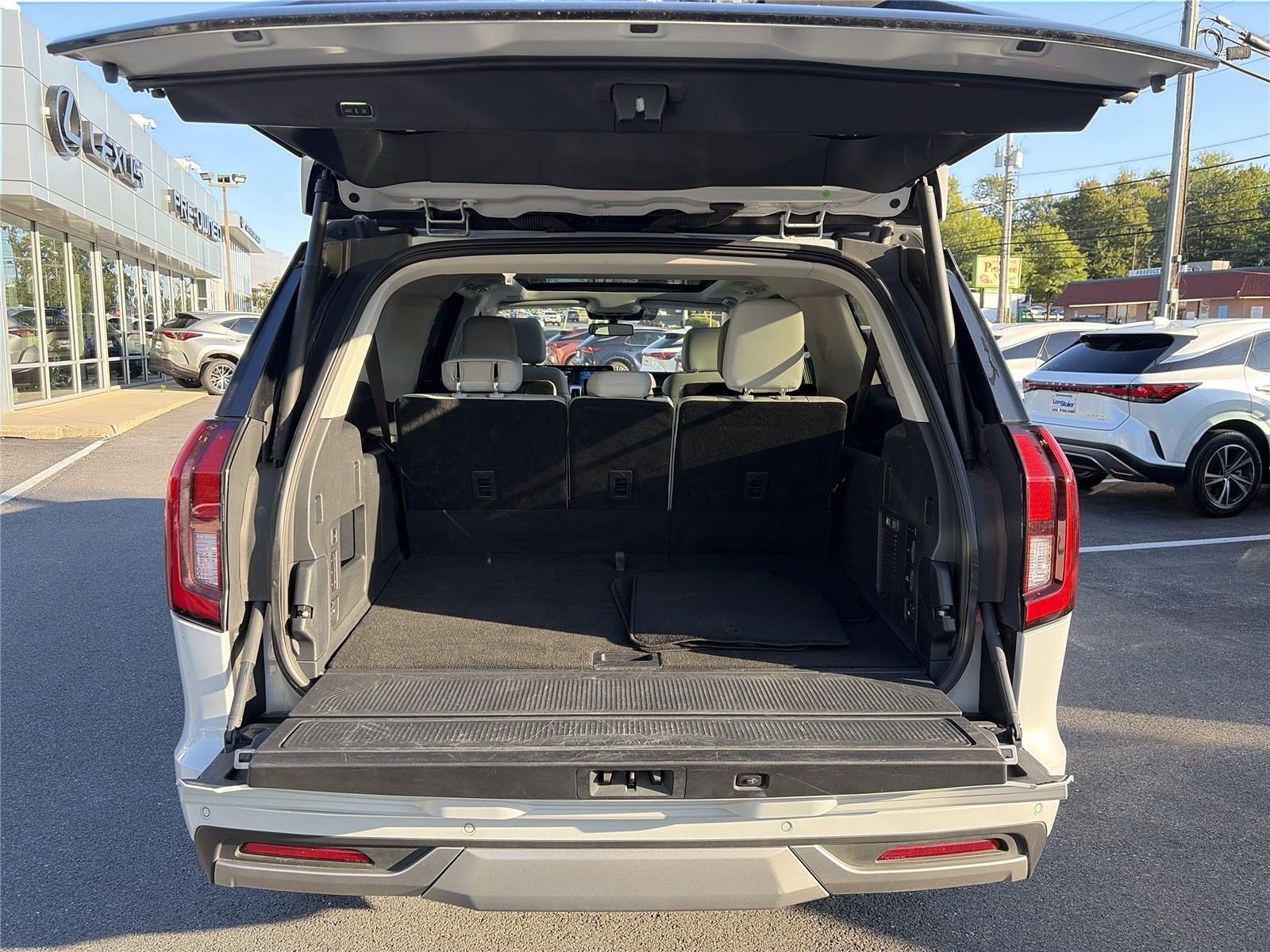Used 2025 Ford Expedition Max Platinum w/ Driver's Package AWD/4WD image 14