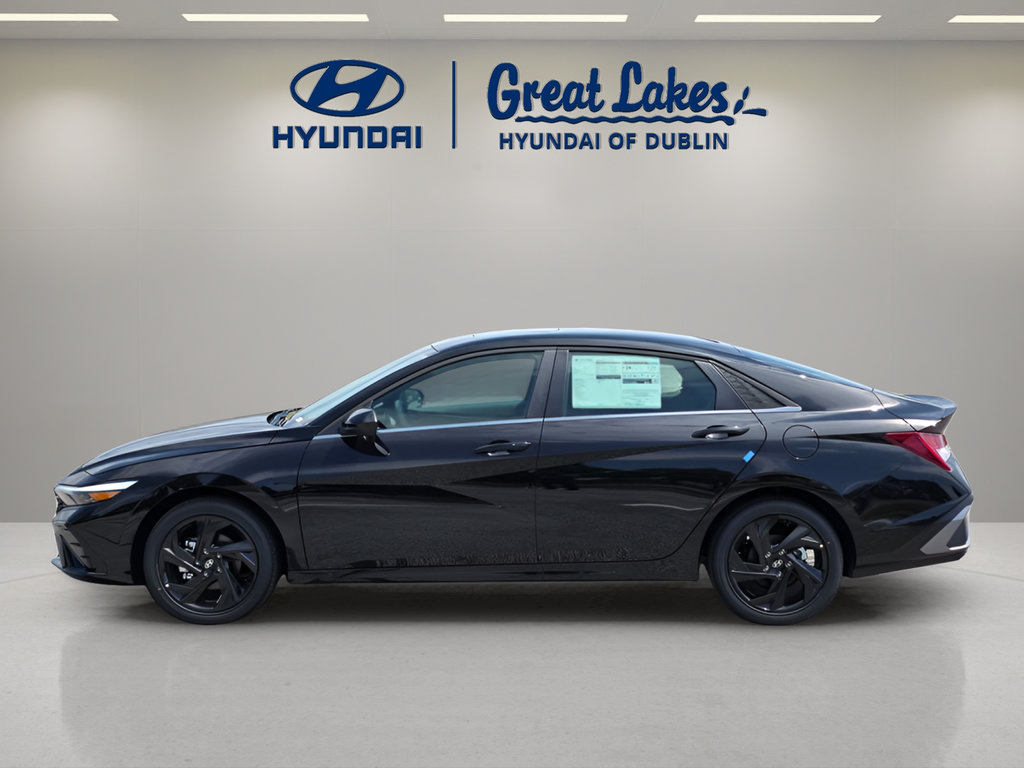 New 2026 Hyundai Elantra SEL Sport Premium FWD image 2