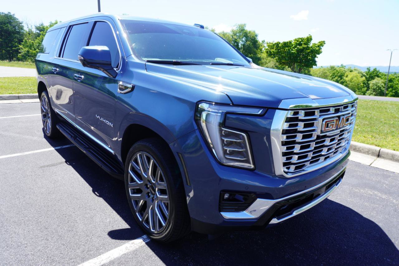Used 2026 GMC Yukon XL Elevation w/ Elevation Premium Package AWD/4WD image 22