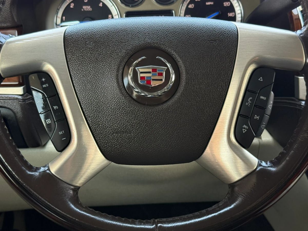 Used 2013 Cadillac Escalade Platinum AWD/4WD image 59