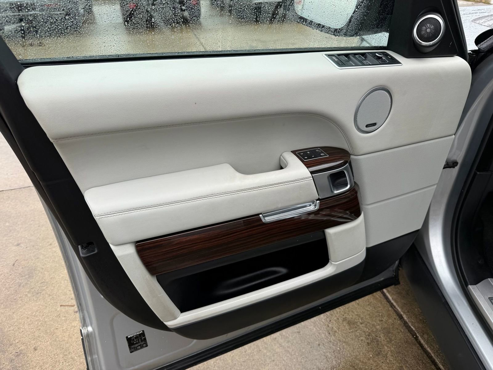 Used 2015 Land Rover Range Rover Long Wheelbase Supercharged image 25