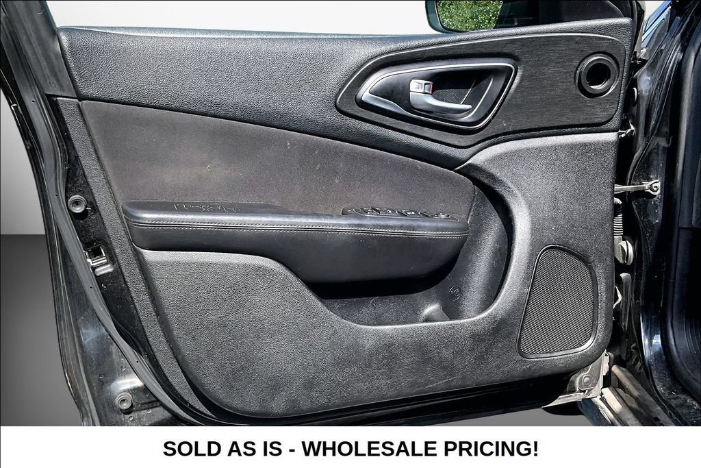 Used 2015 Chrysler 200 Limited FWD image 19