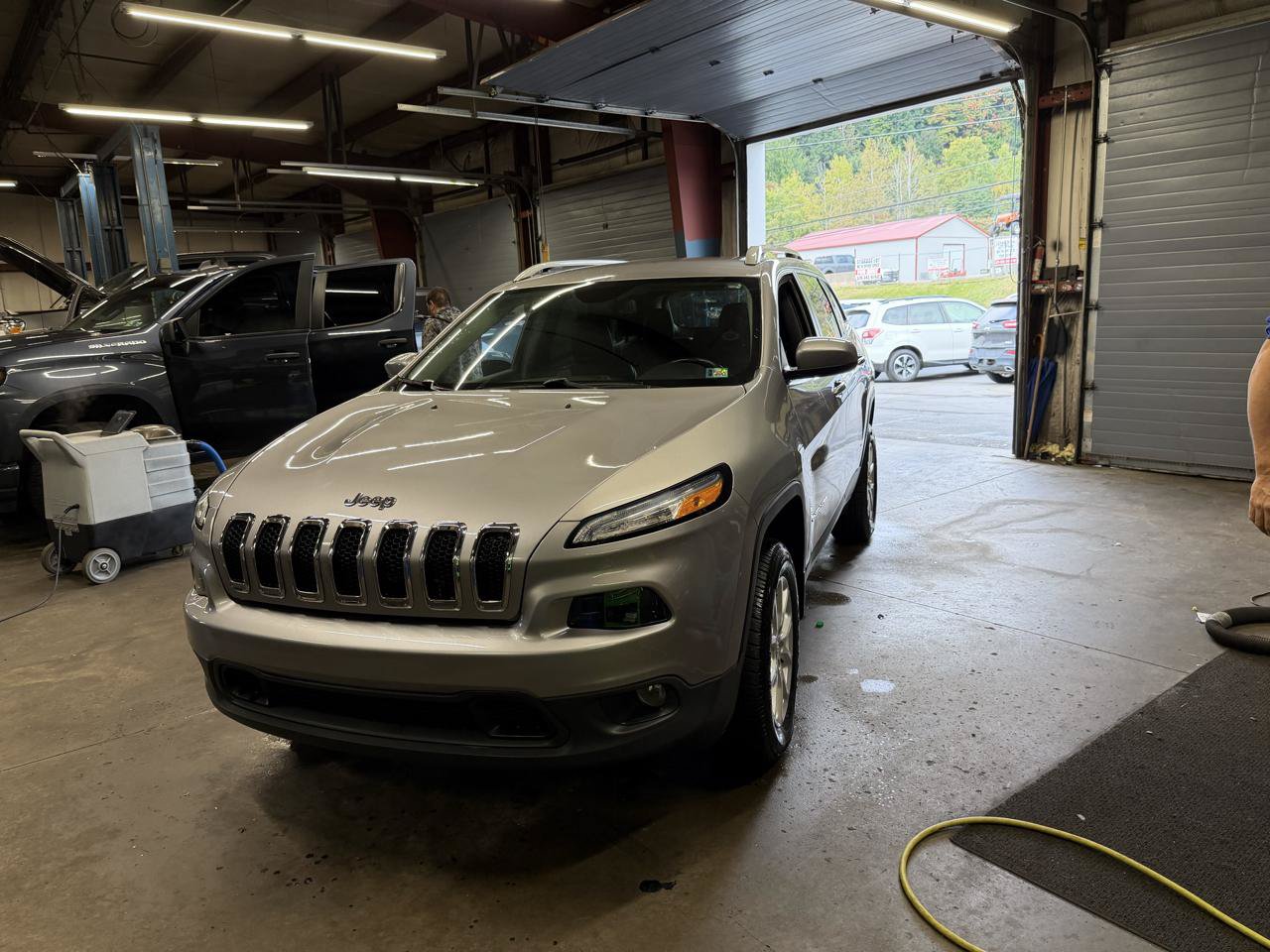Used 2018 Jeep Cherokee Latitude Plus w/ Comfort/Convenience Group