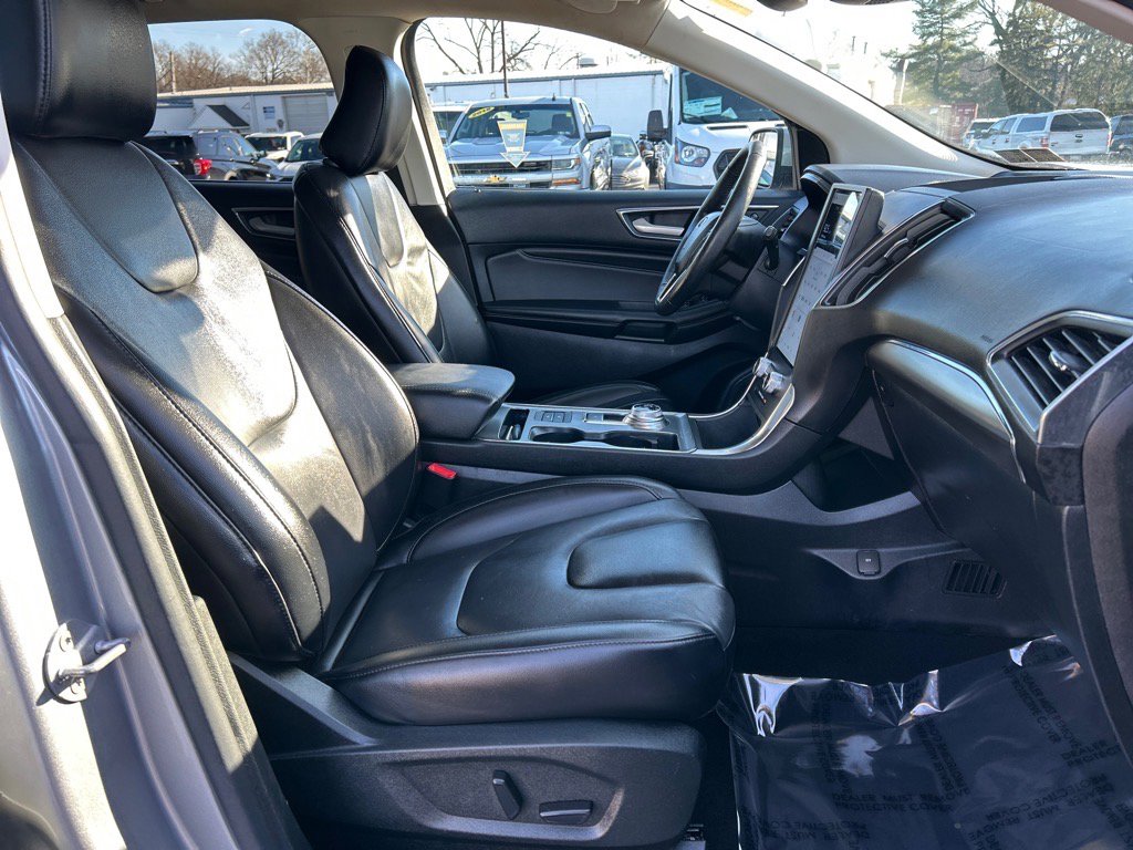 Used 2022 Ford Edge Titanium image 18