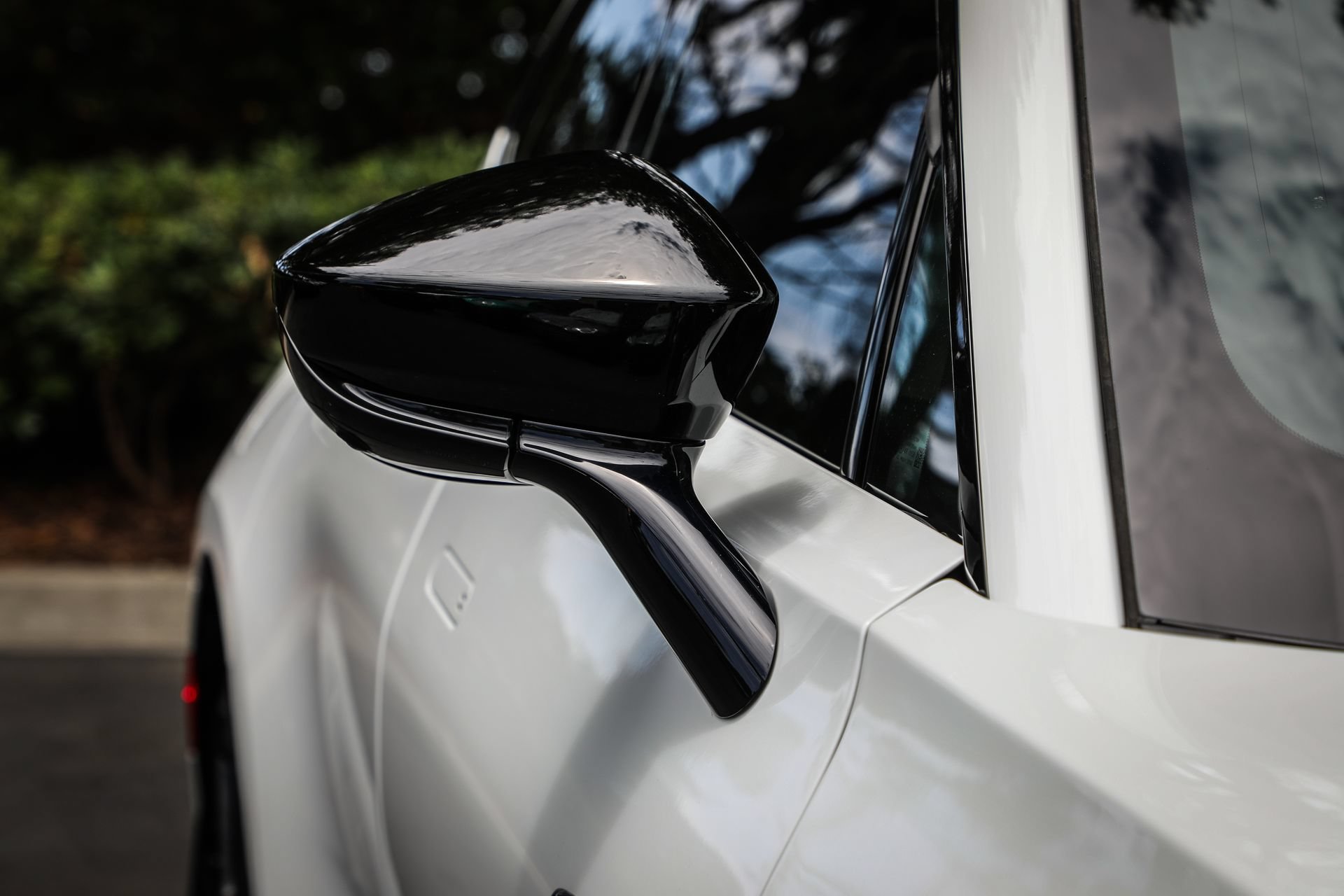 Used 2022 Aston Martin DBX AWD/4WD image 30