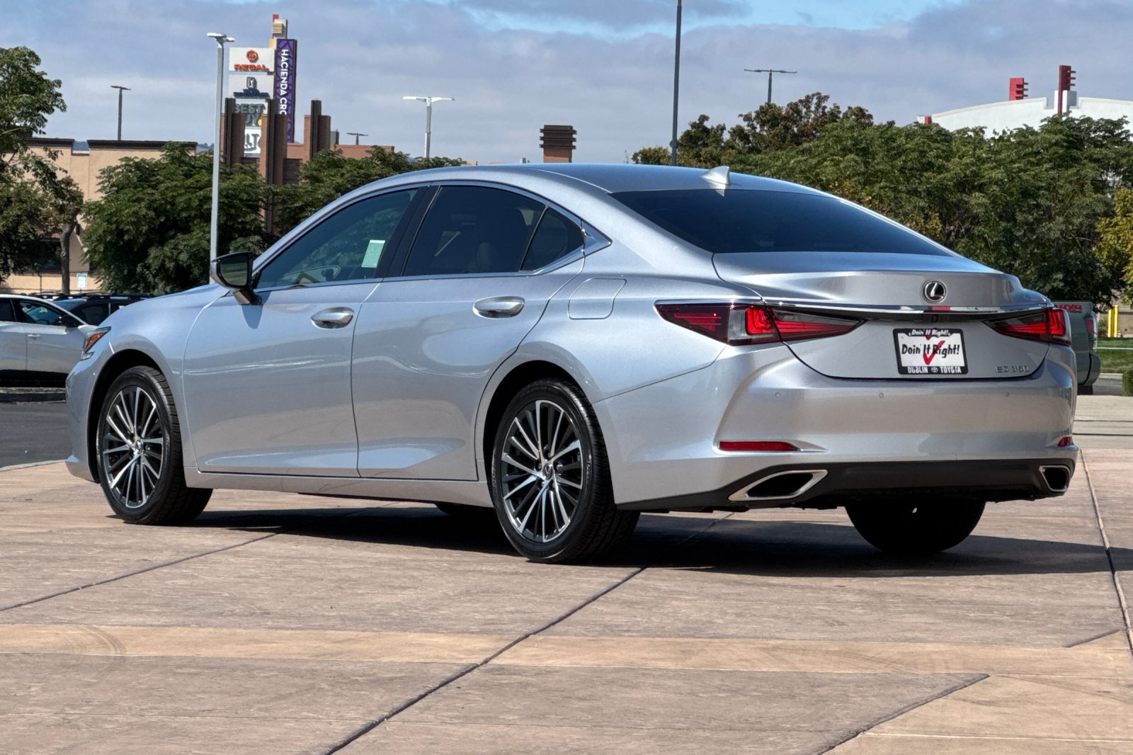 Used 2024 Lexus ES 350 w/ Premium Package FWD image 6