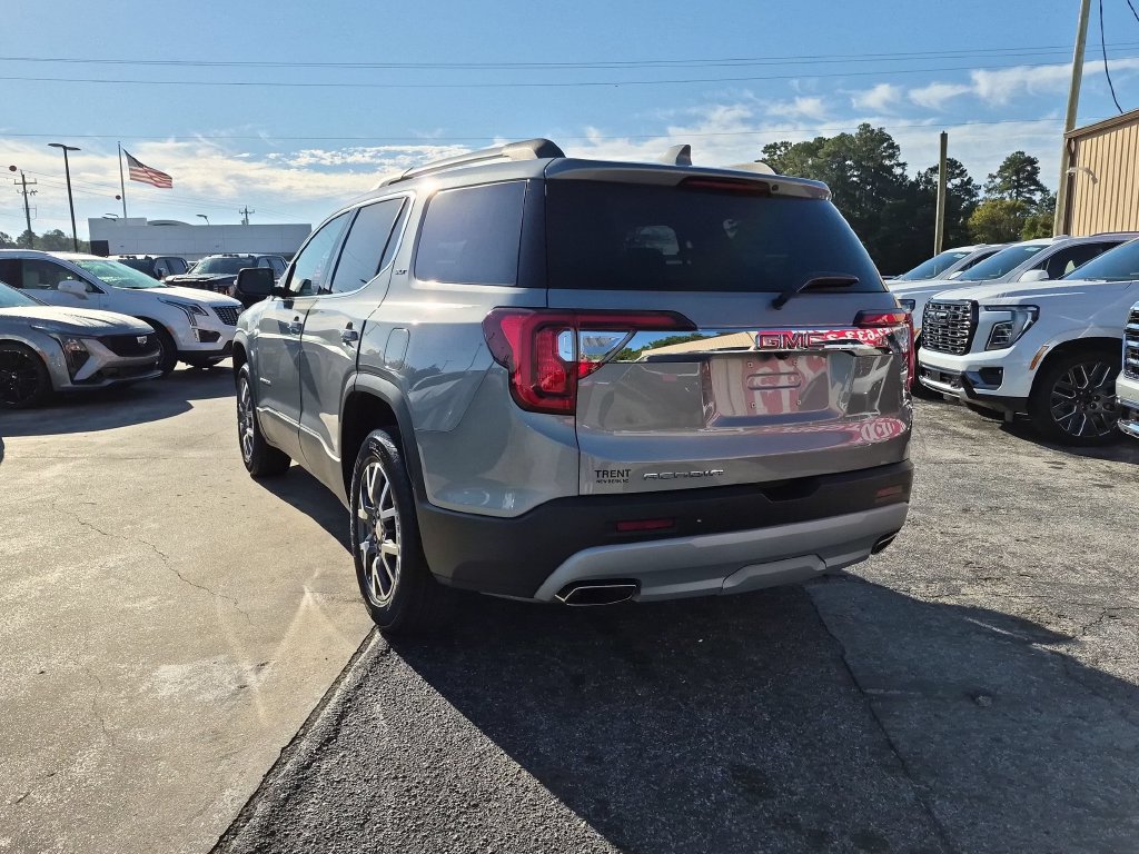 Used 2023 GMC Acadia SLT w/ Technology Package FWD image 2