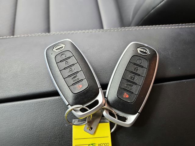 Used 2025 Nissan Rogue SV w/ SV Premium Package image 35