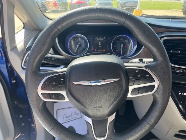 Used 2018 Chrysler Pacifica Touring Plus w/ Tire & Wheel Group image 13