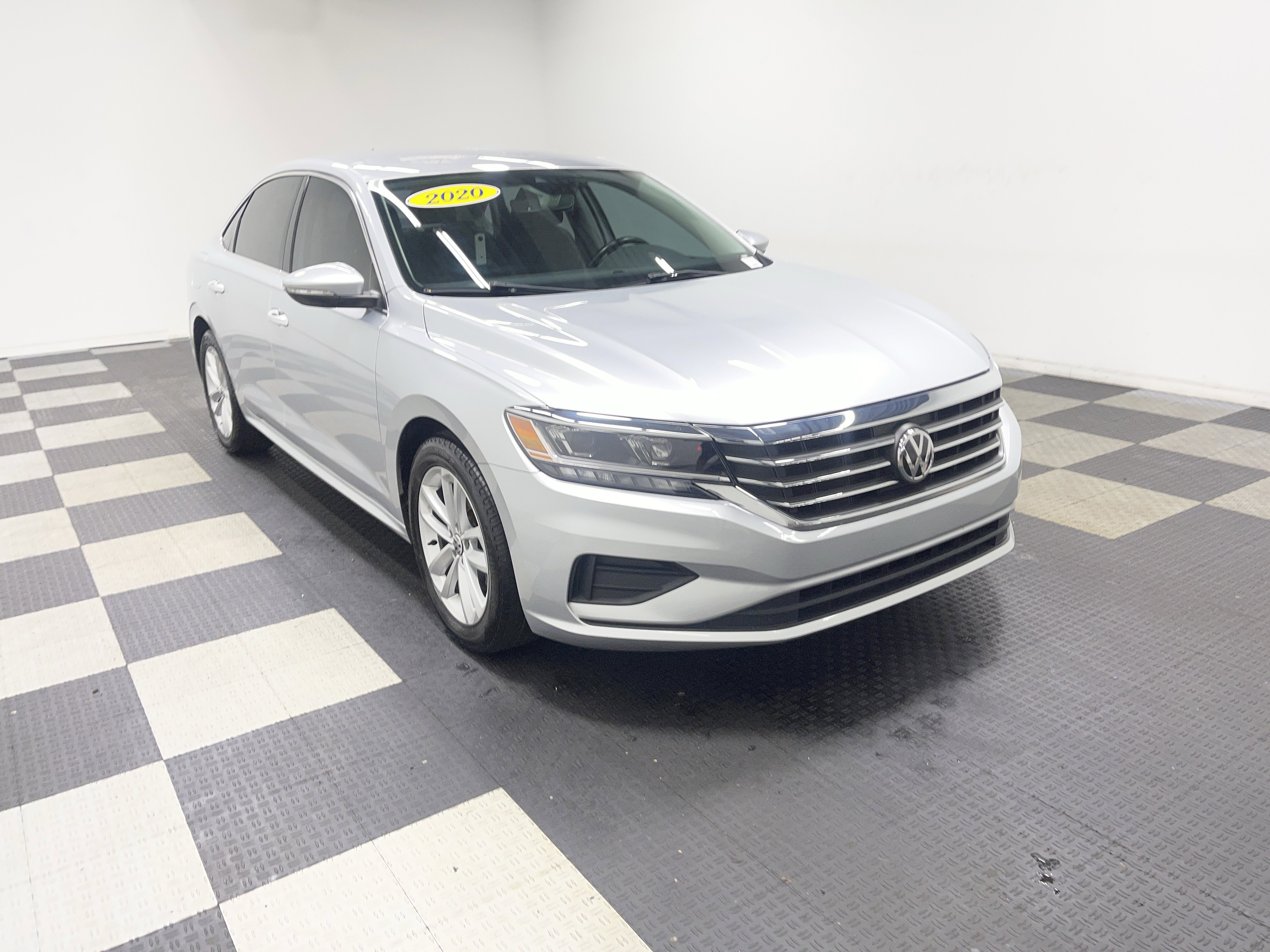 Used 2020 Volkswagen Passat 2.0T SE image 6