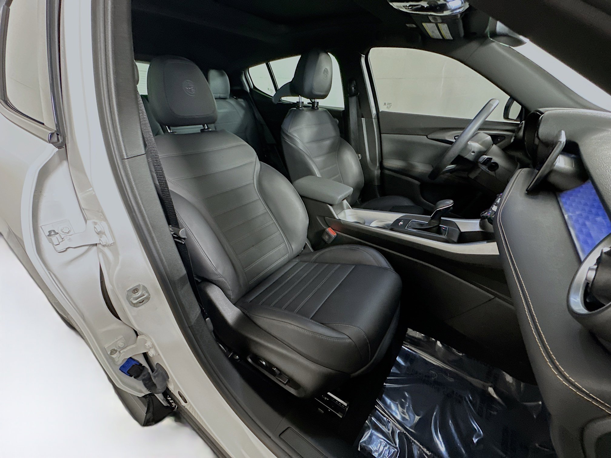 Used 2025 Alfa Romeo Tonale w/ Premium Package image 28