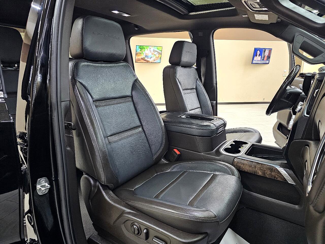 Used 2022 GMC Sierra 1500 Denali w/ Denali Premium Package image 21