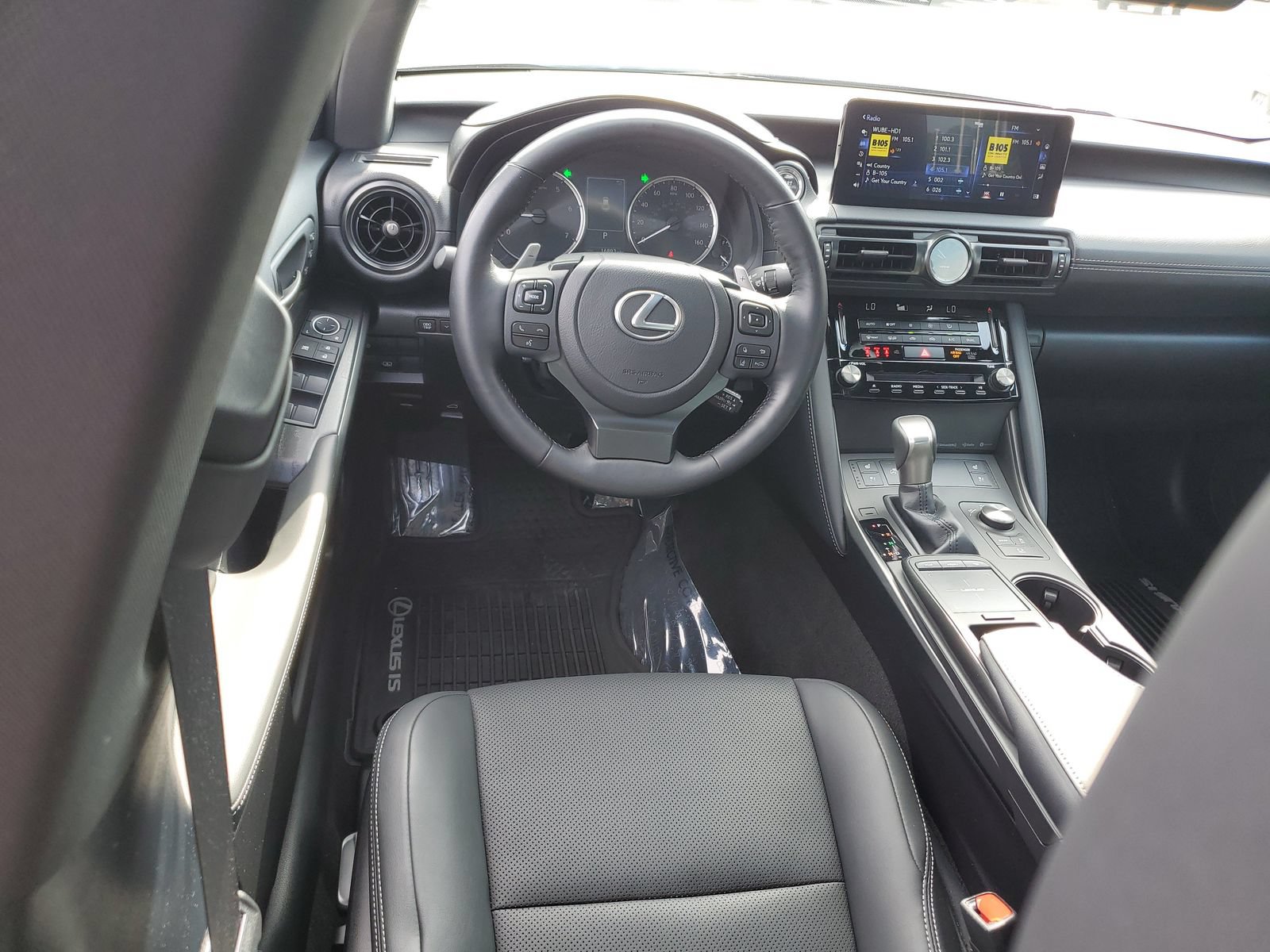 Used 2023 Lexus IS 300 AWD w/ Premium Package image 10