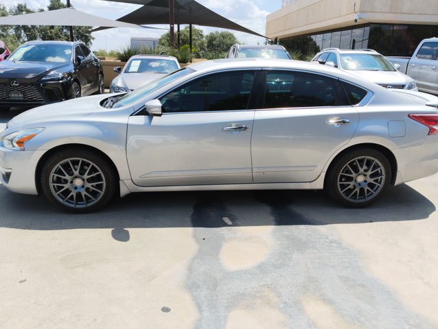 Used 2013 Nissan Altima 3.5 SL w/ Technology Pkg