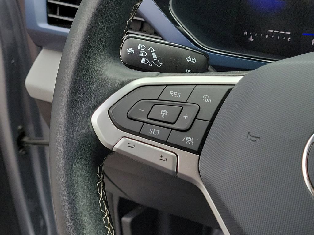 Used 2023 Volkswagen Taos SE image 29