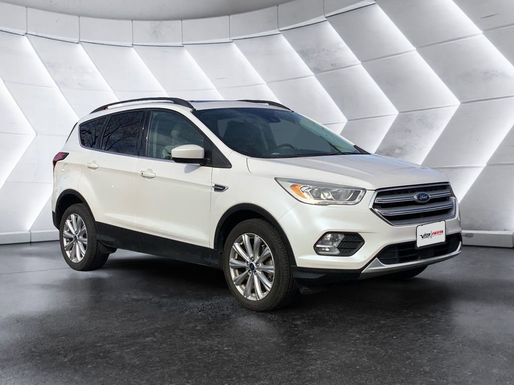 Used 2019 Ford Escape SEL image 1