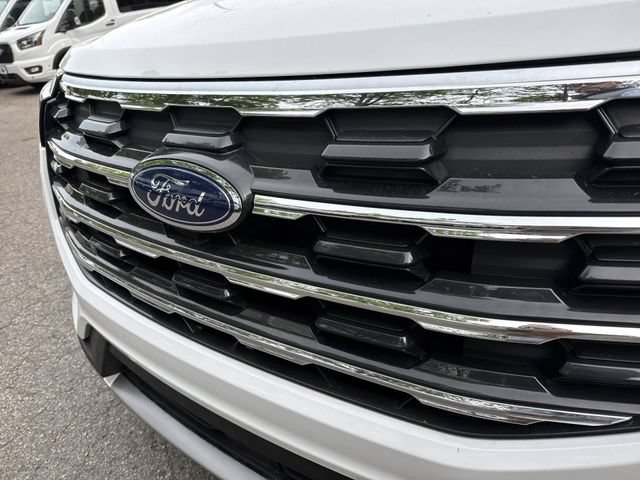 Used 2025 Ford Explorer Active w/ Active Comfort Package RWD image 10