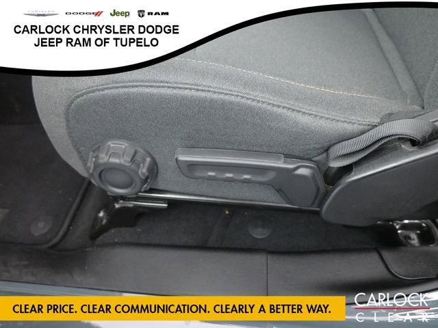 Used 2025 Jeep Wrangler Sahara image 13