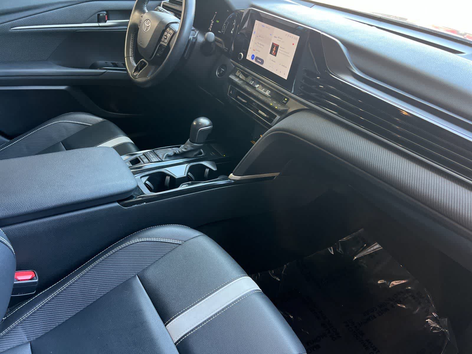 Used 2025 Toyota Camry SE FWD image 16