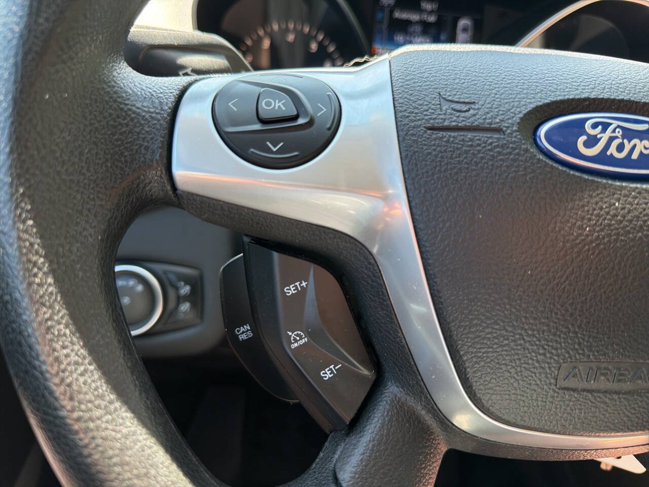 Used 2016 Ford Escape SE AWD/4WD image 36