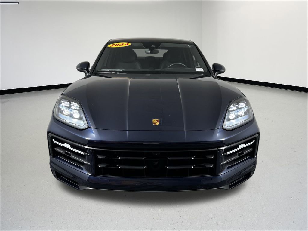 Used 2024 Porsche Cayenne Coupe image 2