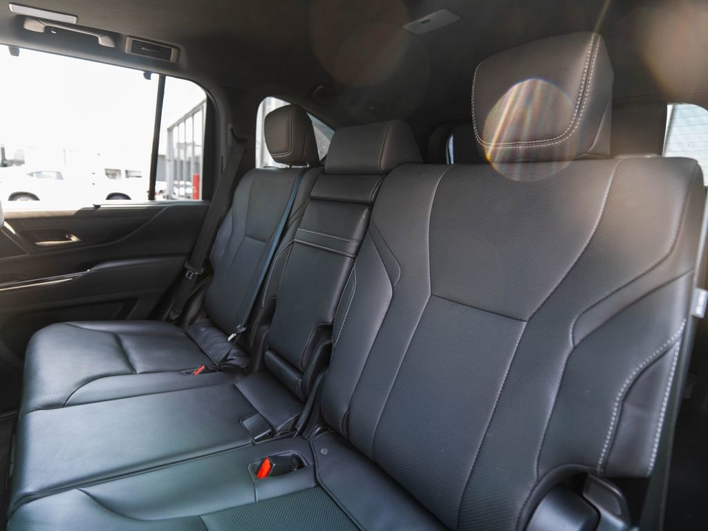 Used 2023 Lexus LX 600 4WD w/ Appearance Package image 38