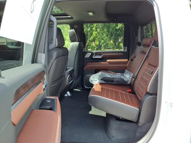 New 2026 GMC Sierra 3500 Denali Ultimate w/ LPO, Black Badging Package AWD/4WD image 11
