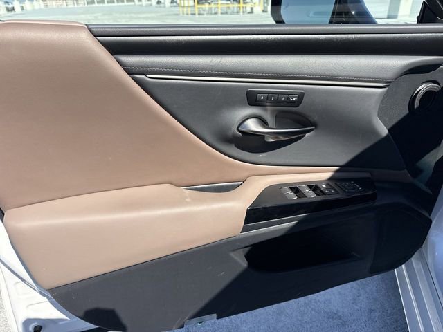Certified 2023 Lexus ES 350 w/ Premium Package image 6