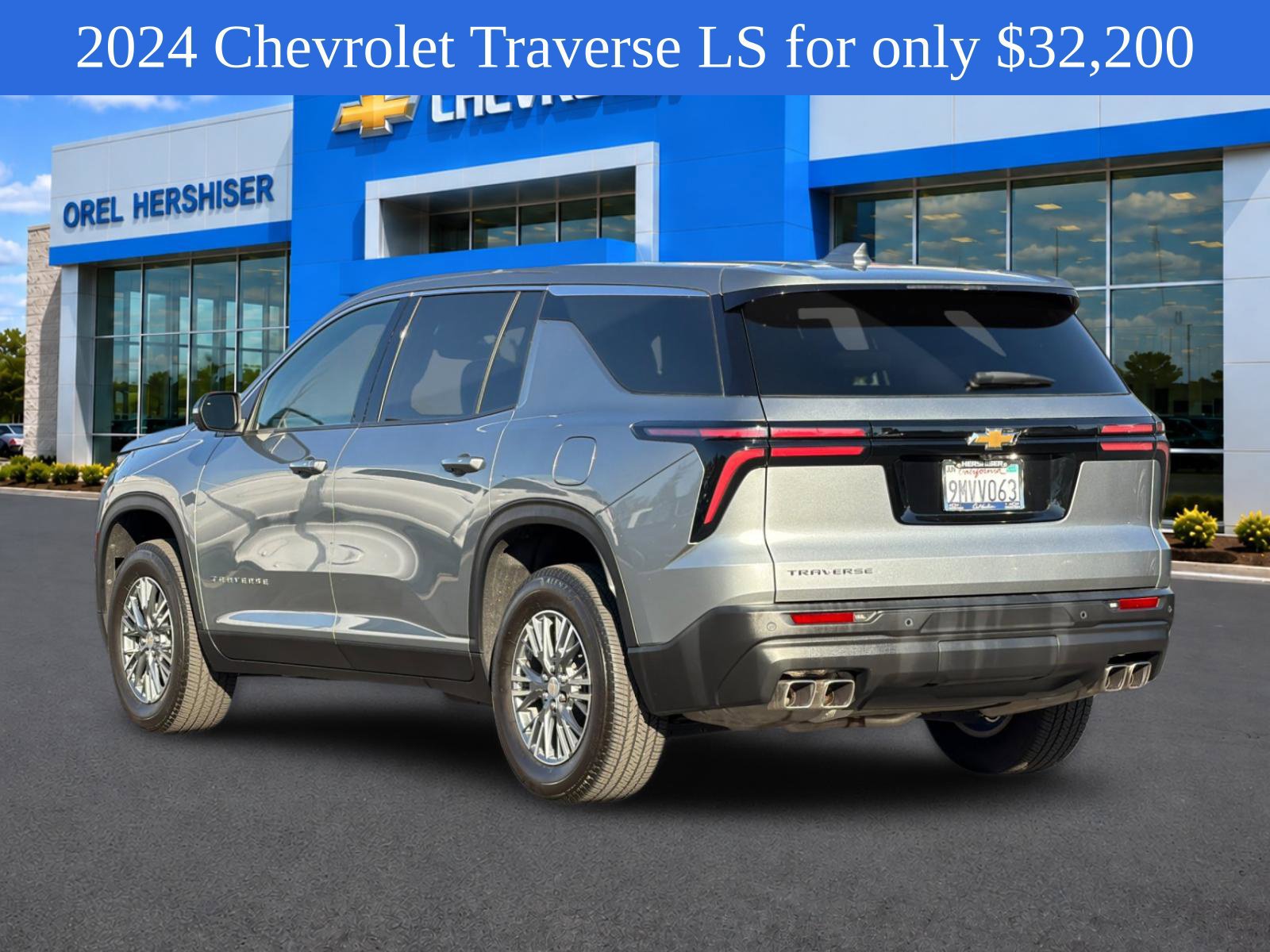 Used 2024 Chevrolet Traverse LS FWD image 7