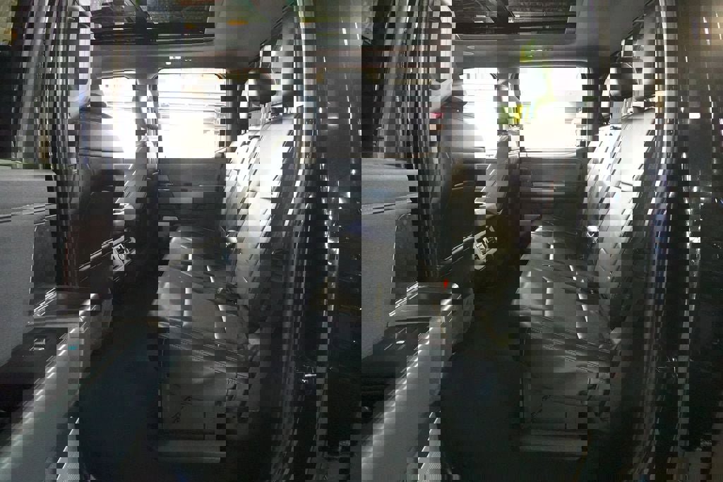 Used 2023 Ford F350 Lariat w/ Lariat Ultimate Package AWD/4WD image 28