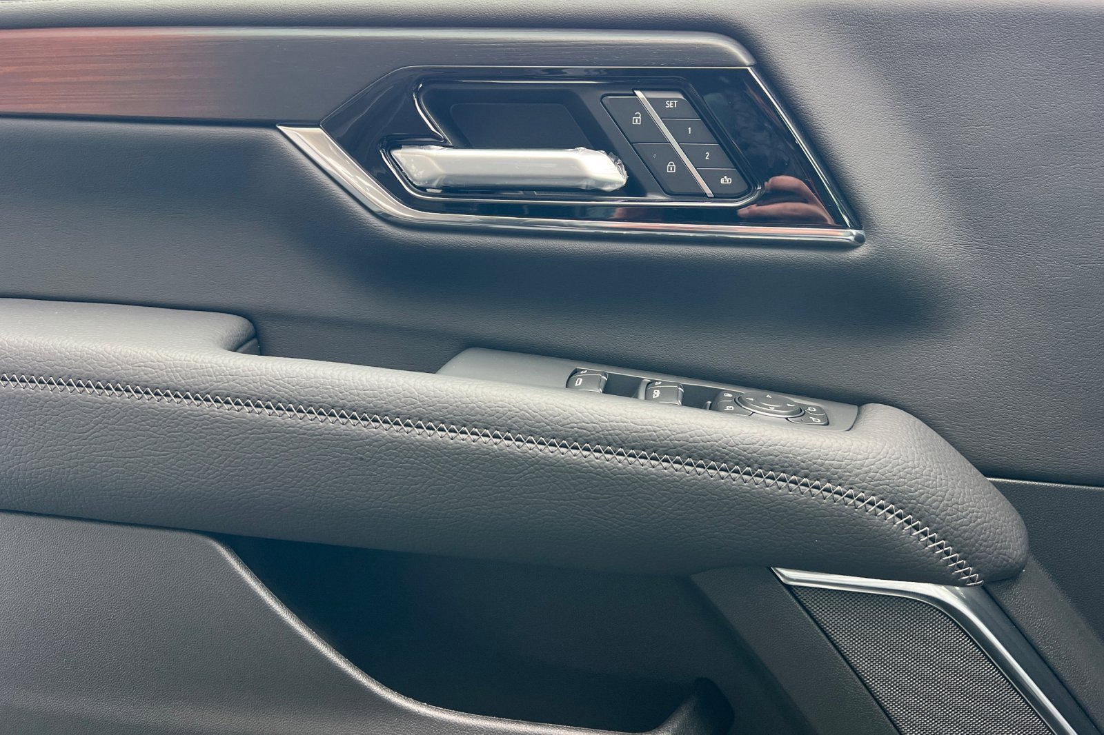 New 2026 GMC Yukon Denali w/ Advanced Technology Package image 9