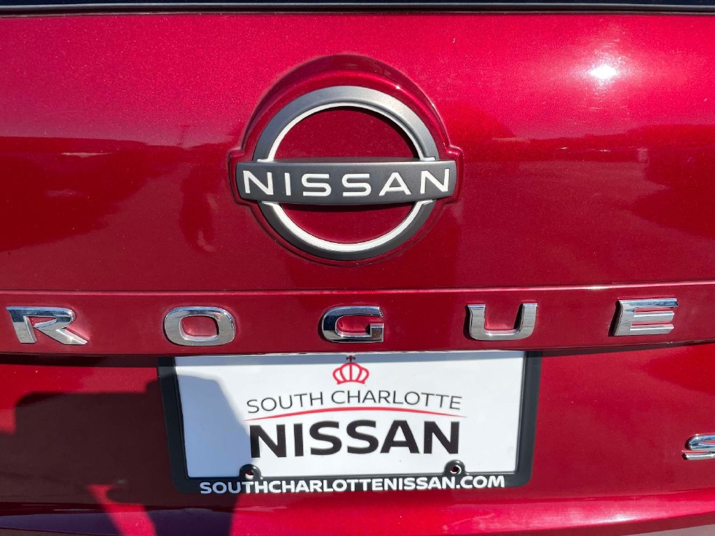 Used 2023 Nissan Rogue SV AWD/4WD image 13