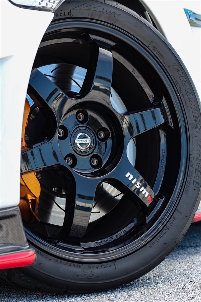 Used 2013 Nissan GT-R Premium AWD/4WD image 16