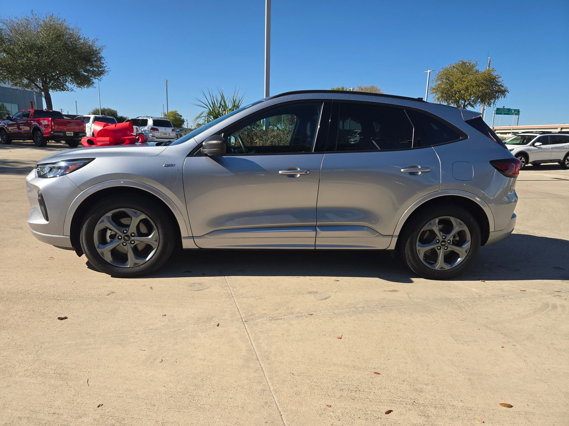 Used 2024 Ford Escape ST-Line image 4