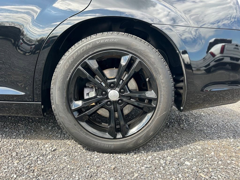 Used 2012 Chrysler 300 S image 12