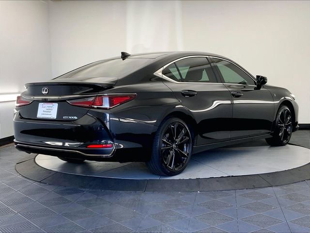 Used 2025 Lexus ES 300h F Sport w/ Technology Package FWD image 7
