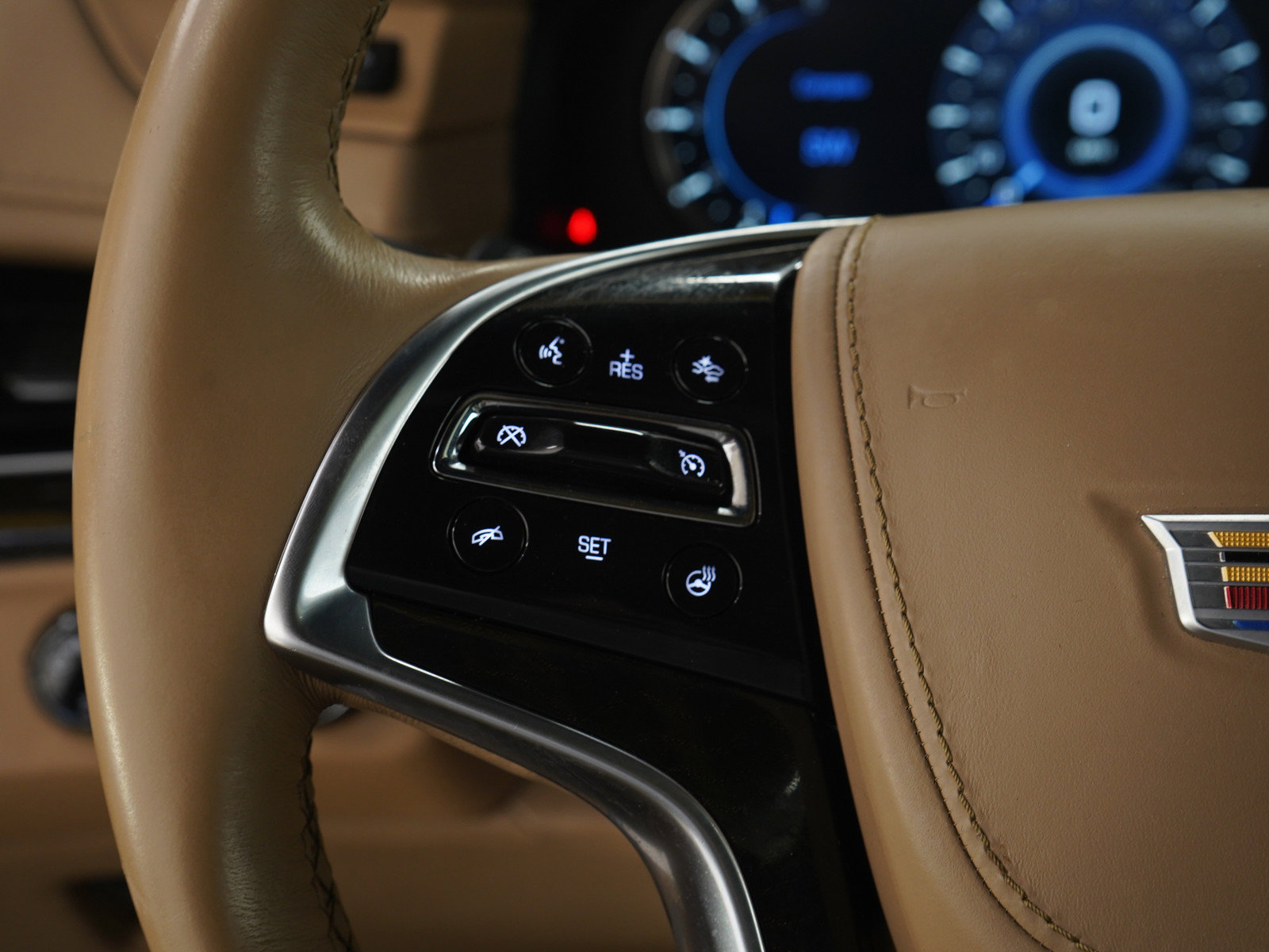 Used 2019 Cadillac Escalade Platinum AWD/4WD image 29