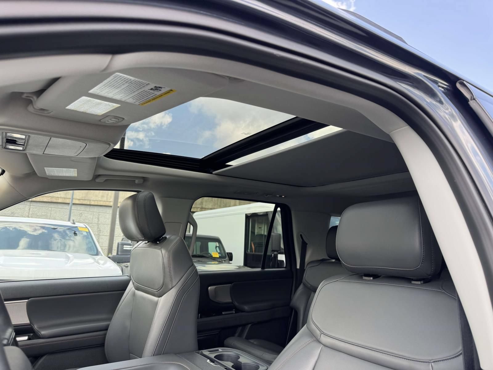 Used 2025 Ford Expedition Max Active AWD/4WD image 20