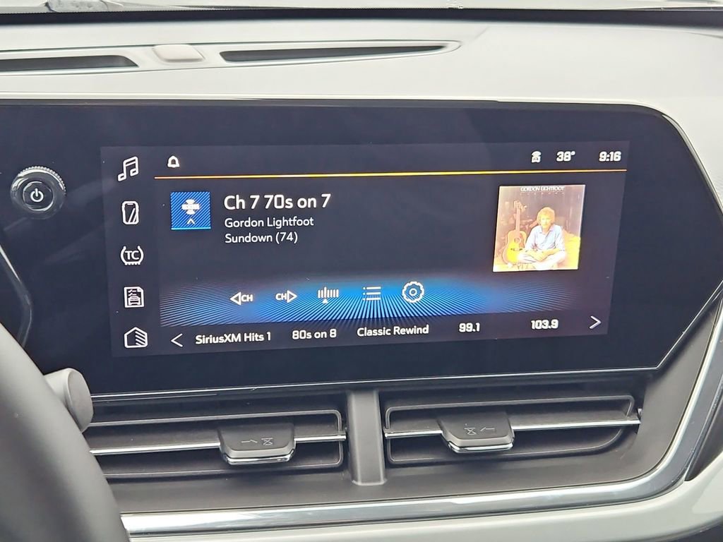 Certified 2025 Chevrolet Trax LT w/ LT Convenience Package image 17