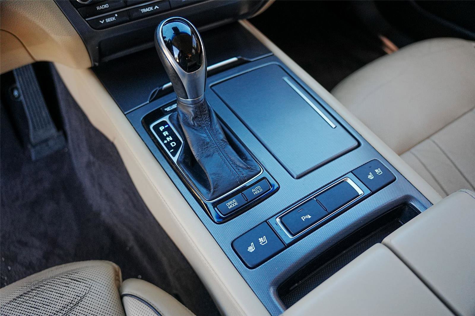 Used 2015 Hyundai Genesis 5.0 image 19