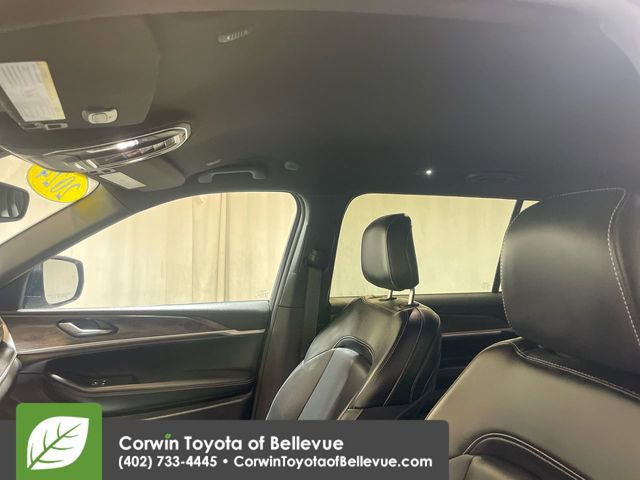 Used 2024 Jeep Grand Cherokee L Limited image 24