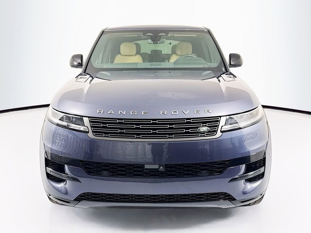 Used 2024 Land Rover Range Rover Sport SE image 2