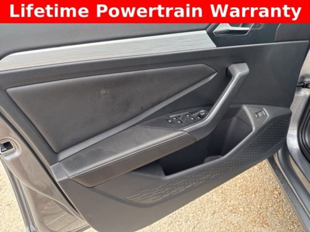 Used 2025 Volkswagen Jetta S image 13