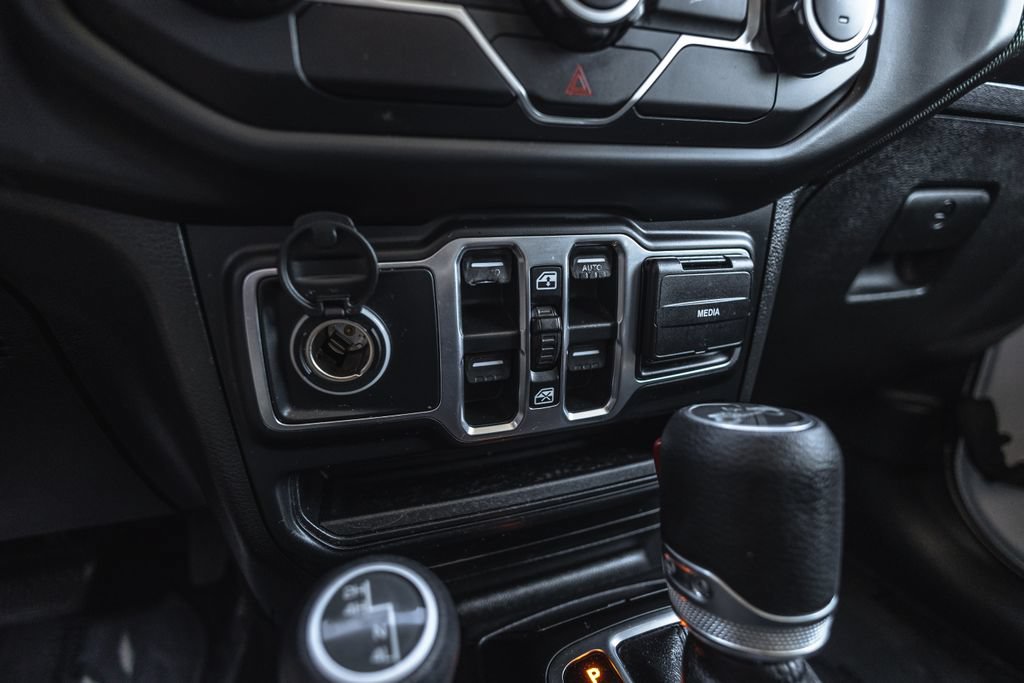 Used 2019 Jeep Wrangler Unlimited Sport S AWD/4WD image 17