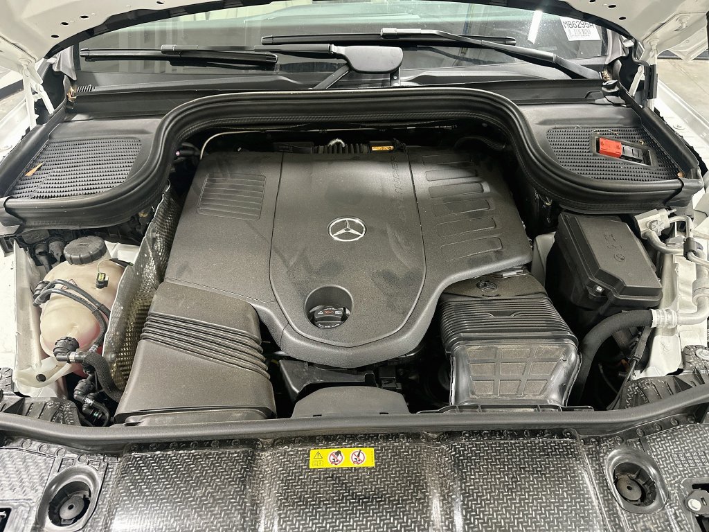 Used 2026 Mercedes-Benz GLS 450 4MATIC image 32
